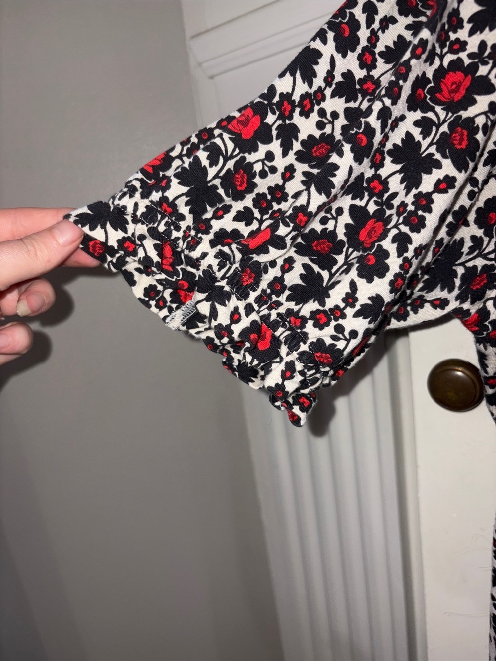 kate quinn Black and Red Floral Maxi Dress - Picture 6 of 8